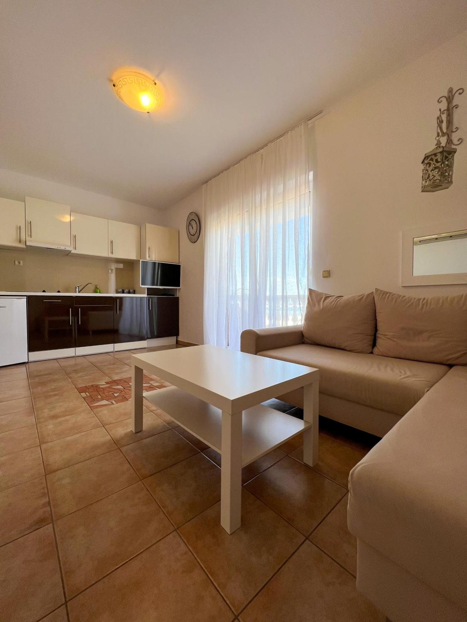 Apartments Villa Klaudia - Adults Only Цриквеница Экстерьер фото
