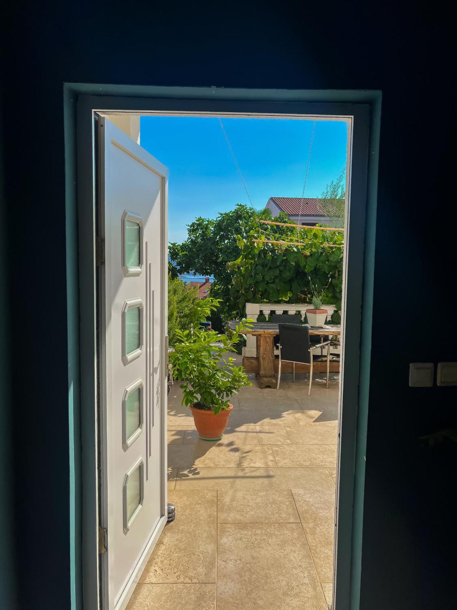Apartments Villa Klaudia - Adults Only Цриквеница Экстерьер фото