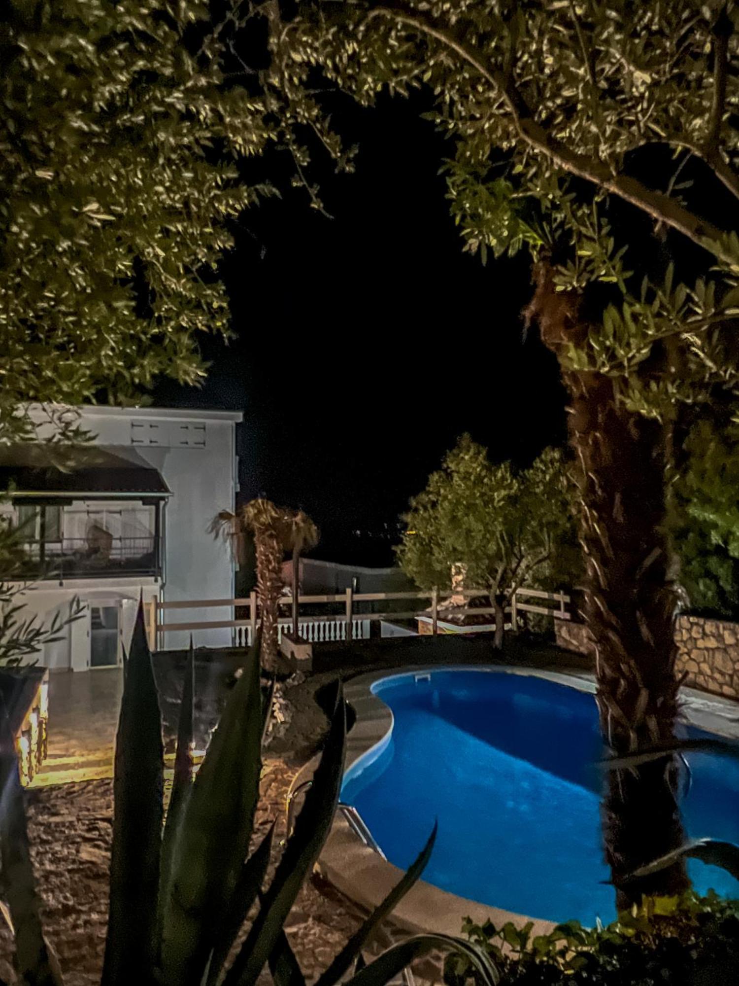 Apartments Villa Klaudia - Adults Only Цриквеница Экстерьер фото